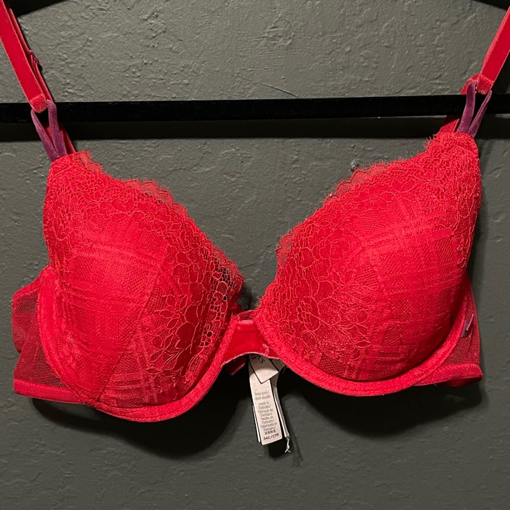 Victoria's Secret Vibrant Red Lace Bra